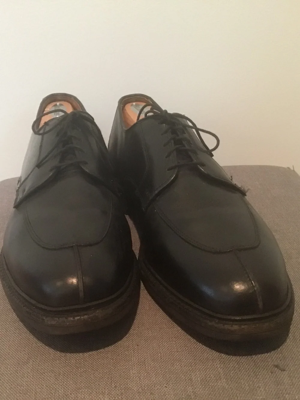 Beautiful black Allen Edmonds split toe Vibram Sole formal derby shoes
